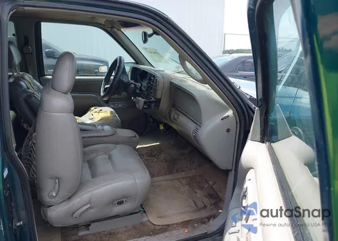 1998 Chevrolet K1500 Fleetside из США, поврежденный, VIN 2GCEK19R5W1261452